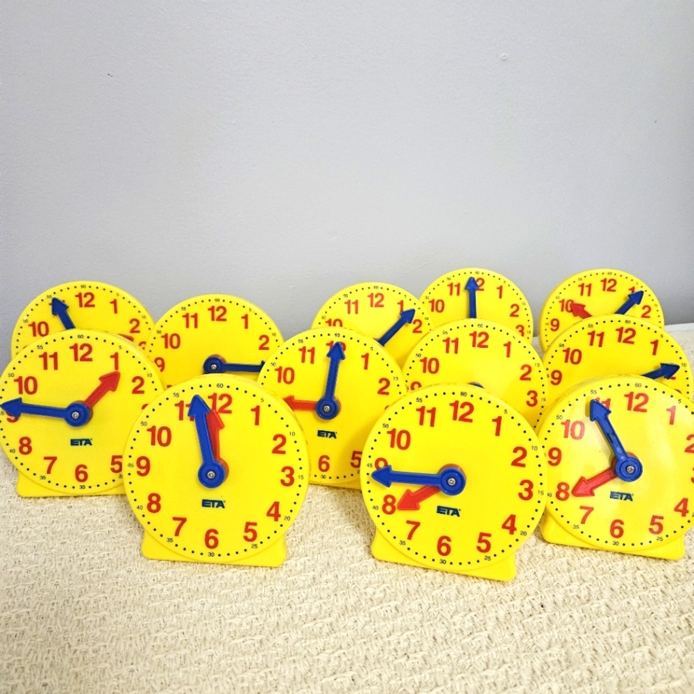 ETA Learning Resources Geared Mini Clock 4" Teaching Homeschool Telling Time